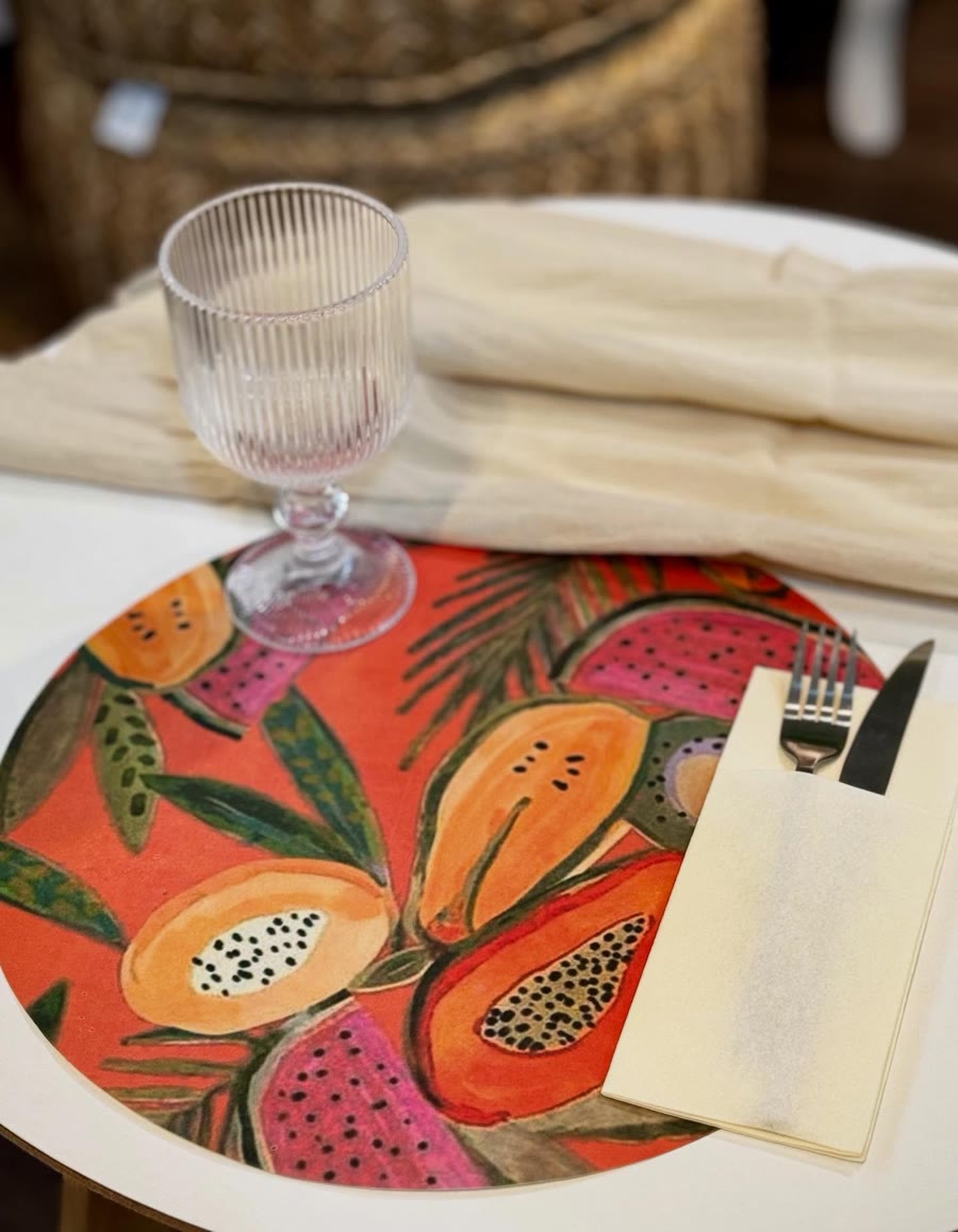 Puesta de mesa · tropical