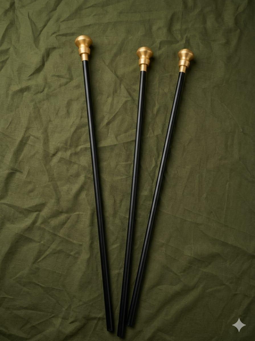 Bastones con puño dorado